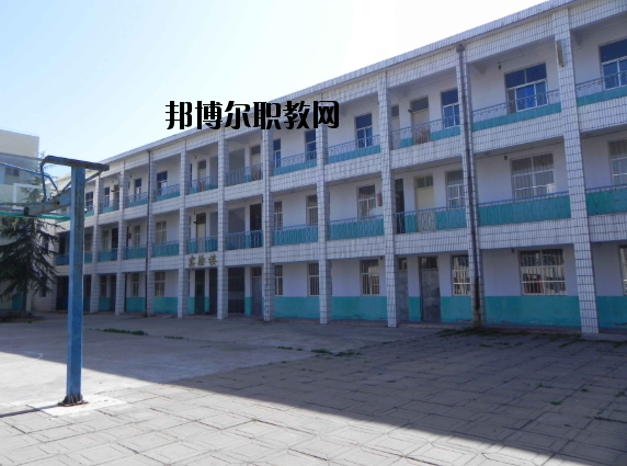 洛陽(yáng)中醫(yī)藥學(xué)校2021年報(bào)名條件、招生要求、招生對(duì)象