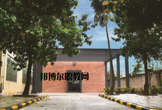 廣州華風(fēng)技工學(xué)校2020年報(bào)名條件、招生要求、招生對象