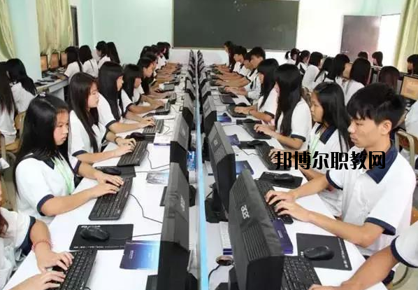 肇慶高要技工學(xué)校2020年報(bào)名條件、招生要求、招生對(duì)象