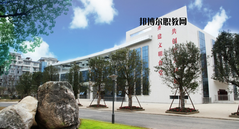 四川服裝藝術(shù)學(xué)校2020年報(bào)名條件、招生要求、招生對象