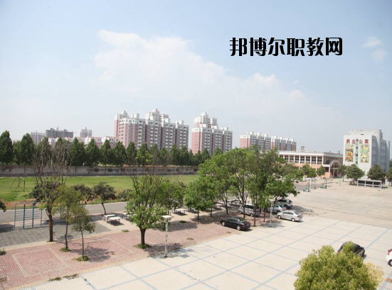 平頂山財(cái)經(jīng)學(xué)校怎么樣、好不好