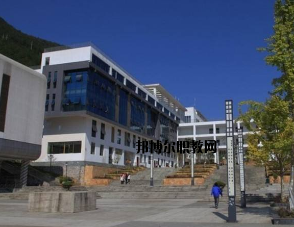 湖北宜昌城市建設(shè)學(xué)校2020年報名條件、招生要求、招生對象