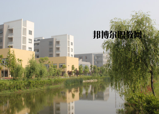 蕪湖師范學(xué)校2020年報名條件、招生要求、招生對象