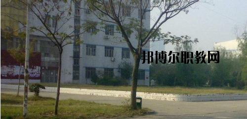 河南技工學(xué)校2021年報(bào)名條件、招生要求、招生對象
