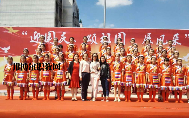 阜陽現(xiàn)代職業(yè)教育學(xué)校2020年報名條件、招生要求、招生對象