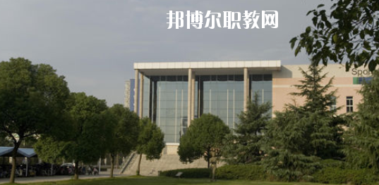 崇左八桂城市中等職業(yè)技術(shù)學(xué)校2020年報(bào)名條件、招生要求、招生對(duì)象