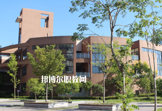 黃山東華技工學(xué)校2020年報名條件、招生要求、招生對象
