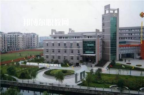 樂至縣回瀾職業(yè)中學2020年報名條件、招生要求、招生對象