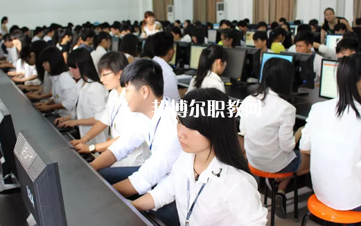 廉江興華職業(yè)技術(shù)學(xué)校2020年報(bào)名條件、招生要求、招生對(duì)象