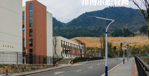 貴州建設(shè)職業(yè)技術(shù)學(xué)院中職部2020年報名條件、招生要求、招生對象