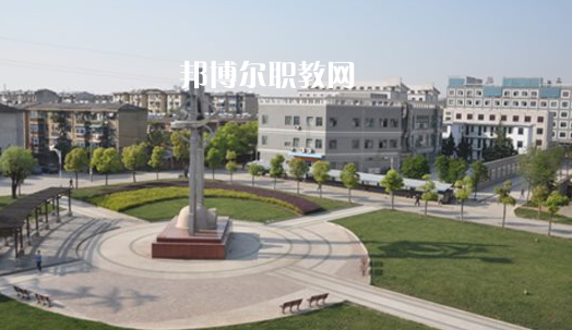 安徽玉成汽車職業(yè)學校2020年招生辦聯系電話