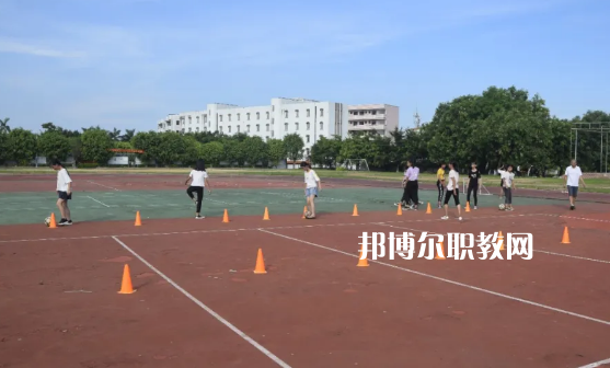 吳川職業(yè)高級中學(xué)2021年報名條件、招生要求、招生對象