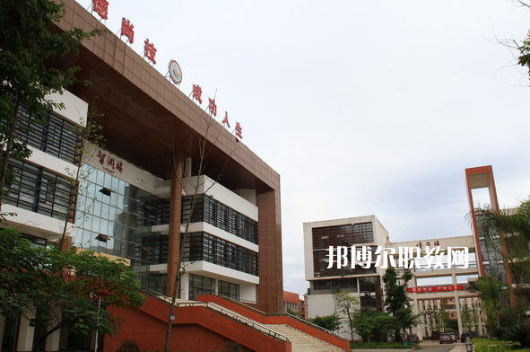 重慶開縣巨龍中等職業(yè)技術(shù)學(xué)校2021年報(bào)名條件、招生要求、招生對象