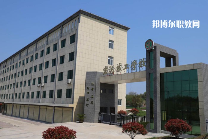 懷寧宏達技工學(xué)校2021年報名條件、招生要求、招生對象