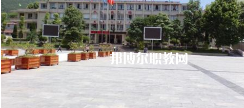 遵義計(jì)算機(jī)學(xué)校2021年報(bào)名條件、招生要求、招生對(duì)象