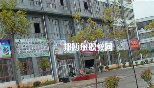 黔西南州英才職業(yè)技術(shù)學(xué)校2021年報名條件、招生要求、招生對象