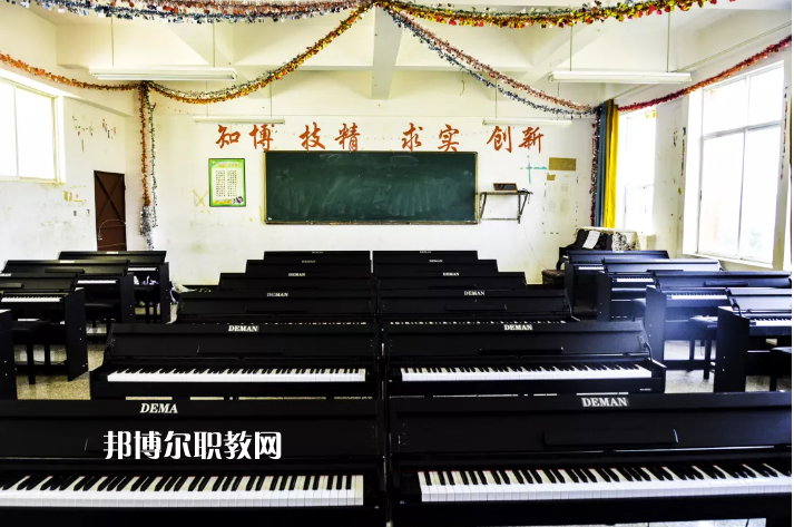 丘北民生職業(yè)技術(shù)學(xué)校2021年學(xué)費、收費多少