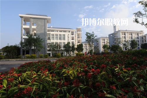 普洱農(nóng)業(yè)學(xué)校2021年報名條件、招生要求、招生對象