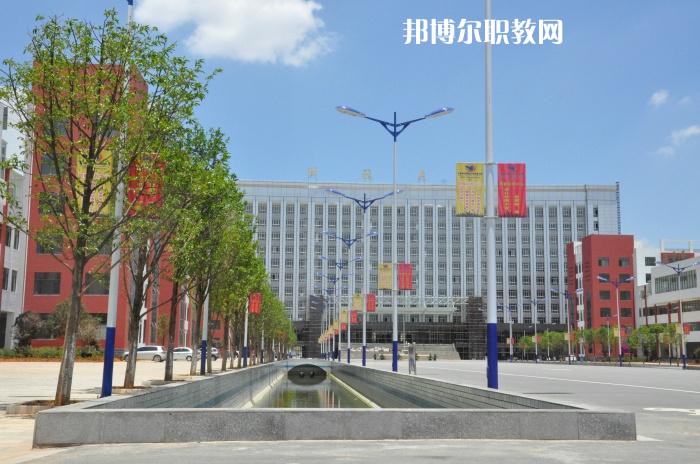 昆明醫(yī)藥職業(yè)技術學校2021年報名條件、招生要求、招生對象