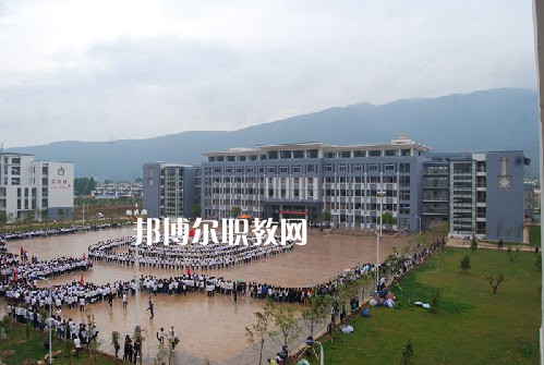 麗江民族中等專業(yè)學(xué)校2021年學(xué)費(fèi)、收費(fèi)多少