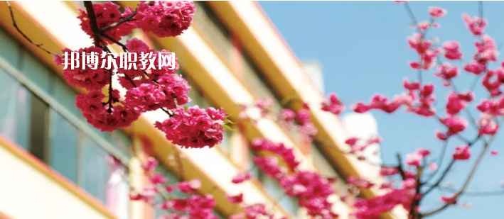 云南昆明工業(yè)學(xué)校2021年報名條件、招生要求、招生對象