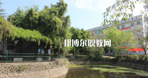 成都青華職業(yè)學(xué)校怎么樣、好不好
