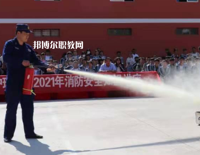 定西隴中護(hù)理學(xué)校2022年報名條件、招生要求、招生對象
