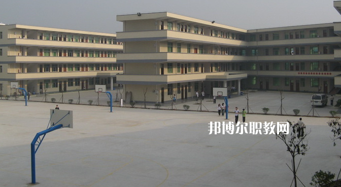 廣東領(lǐng)才技工學(xué)校2022年報(bào)名條件、招生要求、招生對(duì)象