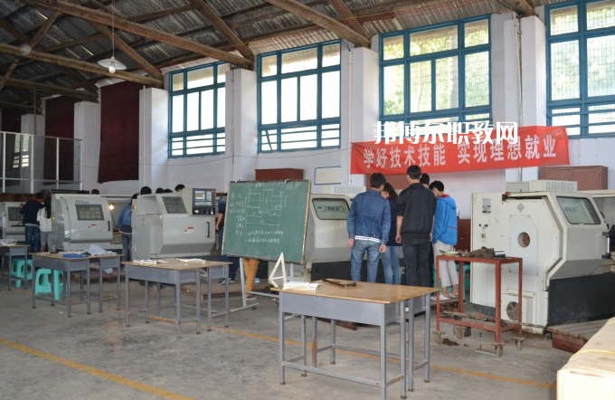 貴州鐵路技術(shù)學(xué)校2022年報(bào)名條件、招生要求、招生對(duì)象