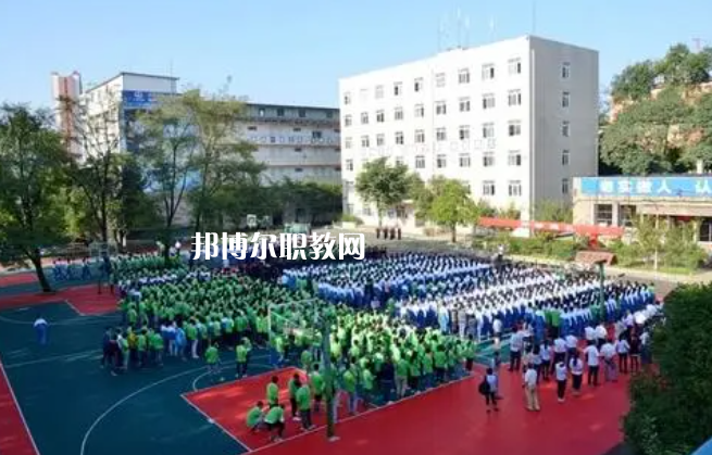 貴州鐵路技師學(xué)校2022年學(xué)費(fèi)、收費(fèi)多少