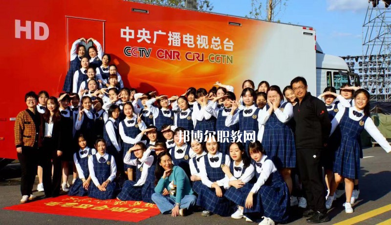 江蘇戲劇學(xué)校2022年報名條件、招生要求、招生對象