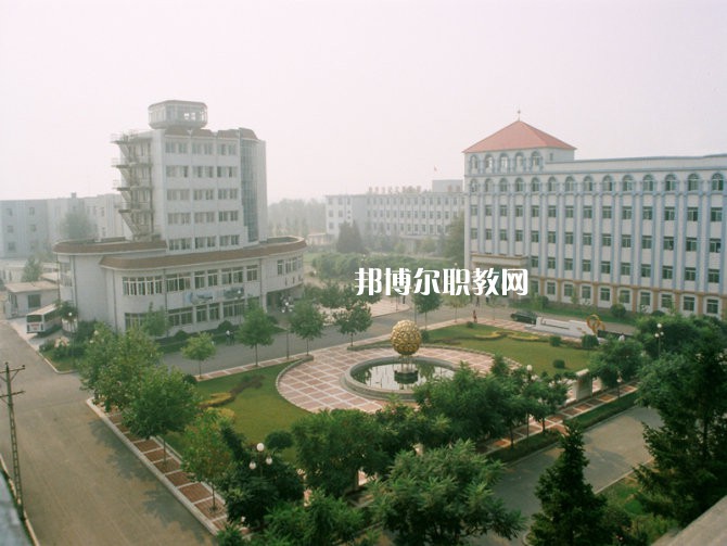 重慶市紡織技工學(xué)校2022年學(xué)費(fèi)、收費(fèi)多少 