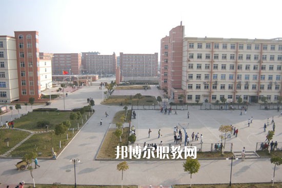 重慶合川教師進(jìn)修學(xué)校2022年學(xué)費(fèi)、收費(fèi)多少 