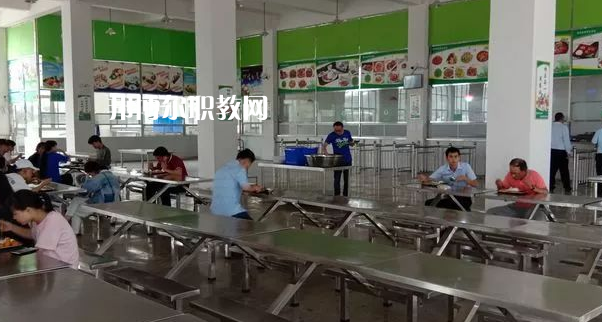 貴州貴陽(yáng)經(jīng)貿(mào)職業(yè)學(xué)校2022年報(bào)名條件、招生要求、招生對(duì)象