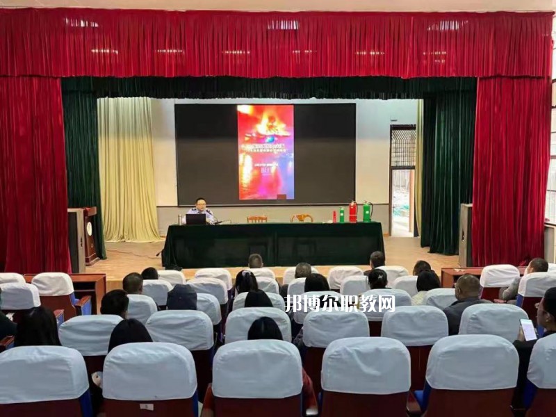 江蘇省賈汪中等專業(yè)學校2022年招生辦聯系電話