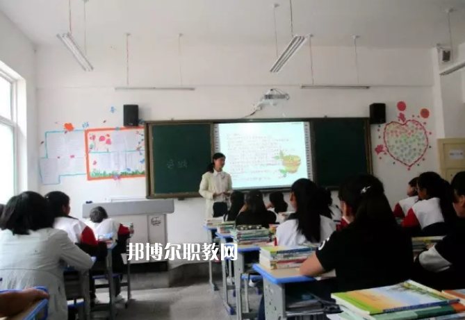 舟曲縣職業(yè)中學2022年學費、收費多少