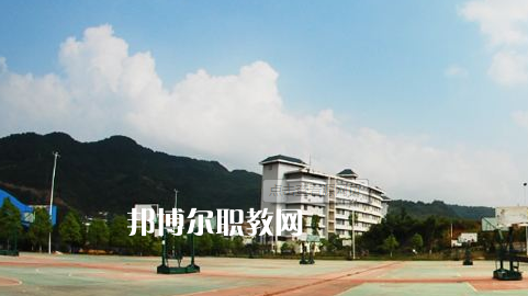 銅仁工業(yè)學(xué)校2022年報(bào)名條件、招生要求、招生對(duì)象