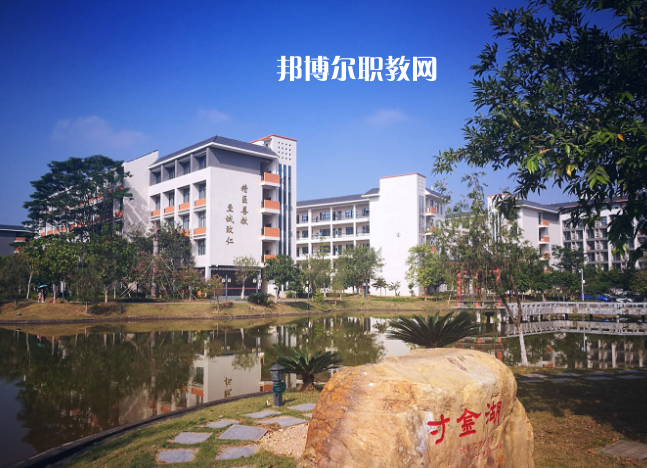 惠州衛(wèi)生學(xué)校2022年報名條件、招生要求、招生對象