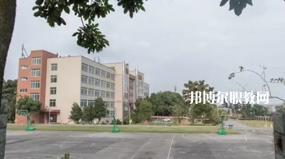 瀘州交通技工學(xué)校2022年報名條件、招生要求、招生對象