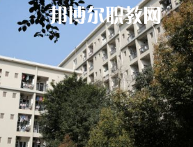 重慶渝北職業(yè)教育中心2022年報名條件、招生要求、招生對象