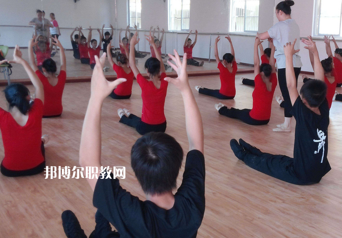 南寧民族歌舞藝術(shù)職業(yè)技術(shù)學(xué)校2022年學(xué)費(fèi)、收費(fèi)多少