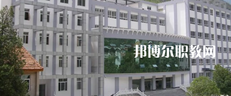 四川省甘孜衛(wèi)生學(xué)校2022年報(bào)名條件、招生要求、招生對象