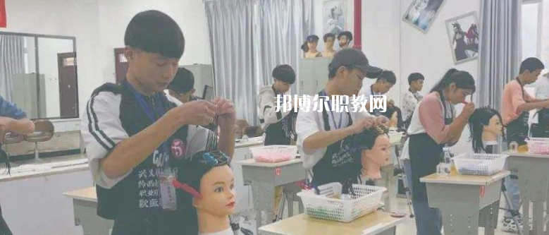 都勻工商管理學(xué)校2022年學(xué)費(fèi)、收費(fèi)多少