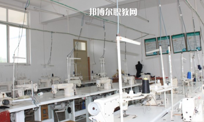貞豐縣職業(yè)技術學校2022年報名條件、招生要求、招生對象