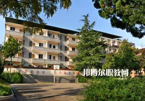 簡陽平泉高級(jí)職業(yè)中學(xué)地址在哪里