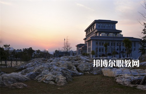鎮(zhèn)江技師學(xué)院2022年報名條件、招生要求、招生對象