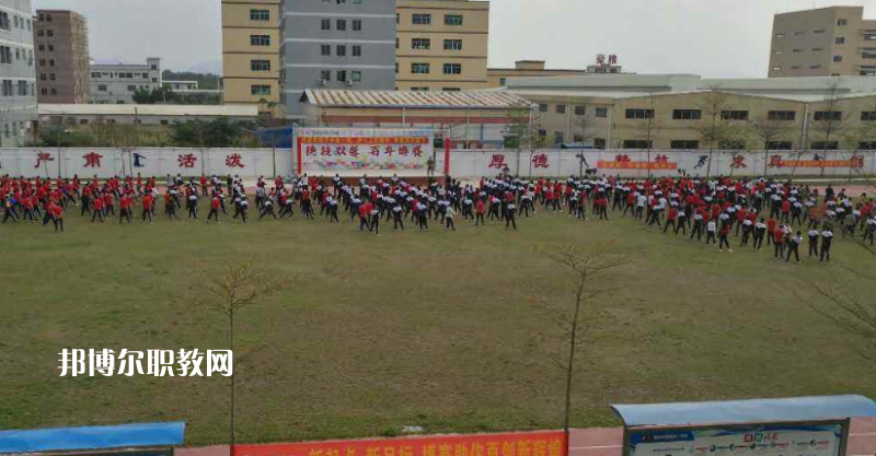 丘北縣民族職業(yè)高級中學(xué)2022年學(xué)費(fèi)、收費(fèi)多少