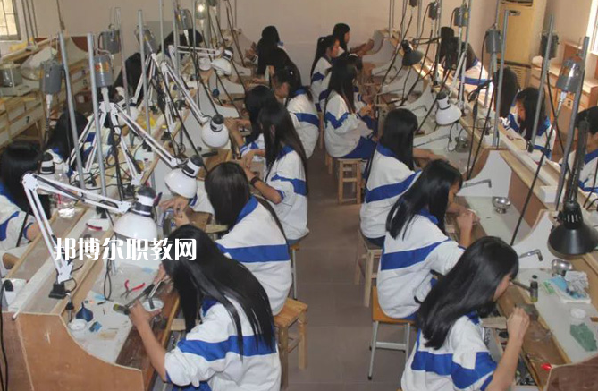 東莞實(shí)驗(yàn)技工學(xué)校2022年報(bào)名條件、招生要求、招生對(duì)象