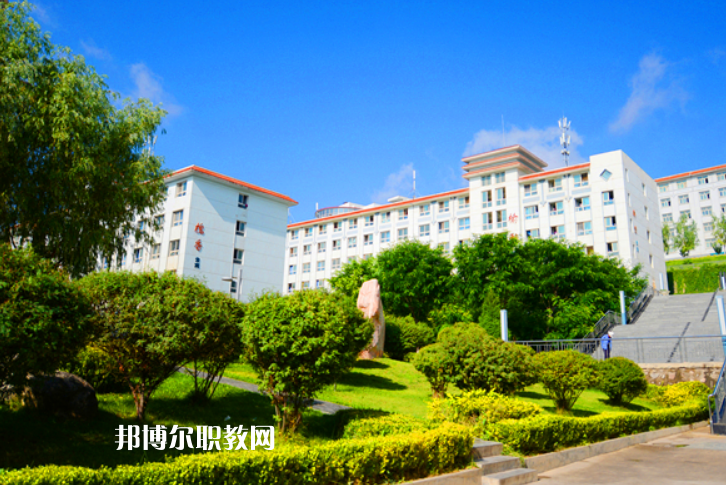 元陽縣民族職業(yè)高級中學(xué)2022年學(xué)費(fèi)、收費(fèi)多少