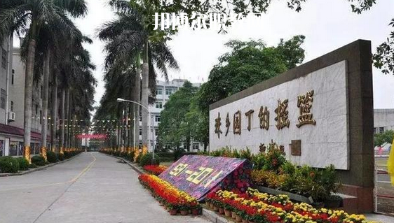 欽州合浦師范學(xué)校2022年報(bào)名條件、招生要求、招生對(duì)象
